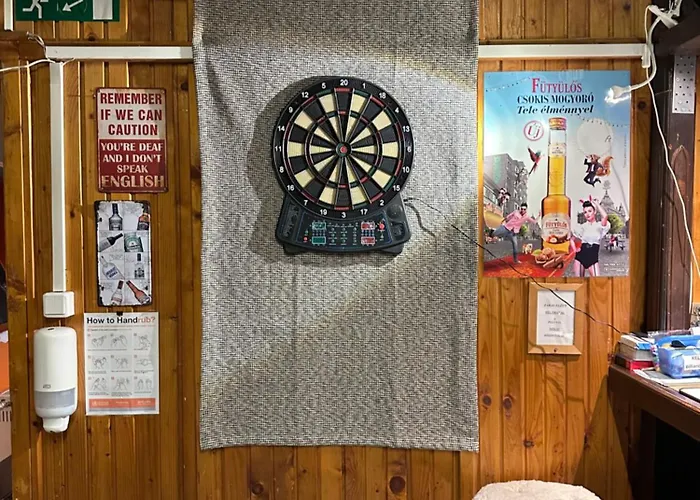 Apartament Former Pub 6 For Stag Do, Mens Cave *